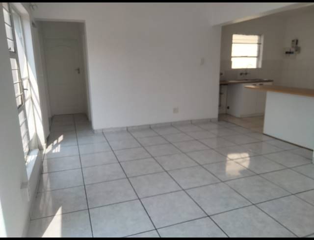 2 BEDROOM FLAT FOR SALE IN RADIOKOP